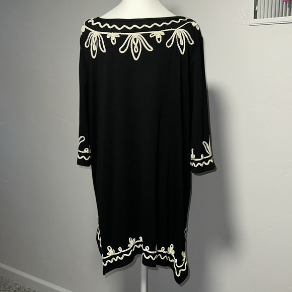 Catherine's Maternity Dress - Picture 3 of 10